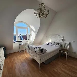 One Private Available In A Two In Tegel, Privatunterkunft Berlin